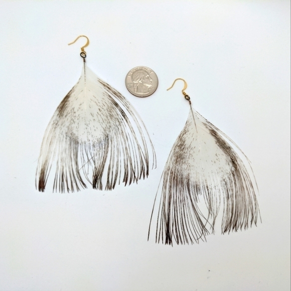 Boho White Peacock Feather Earrings - Picture 6 of 7
